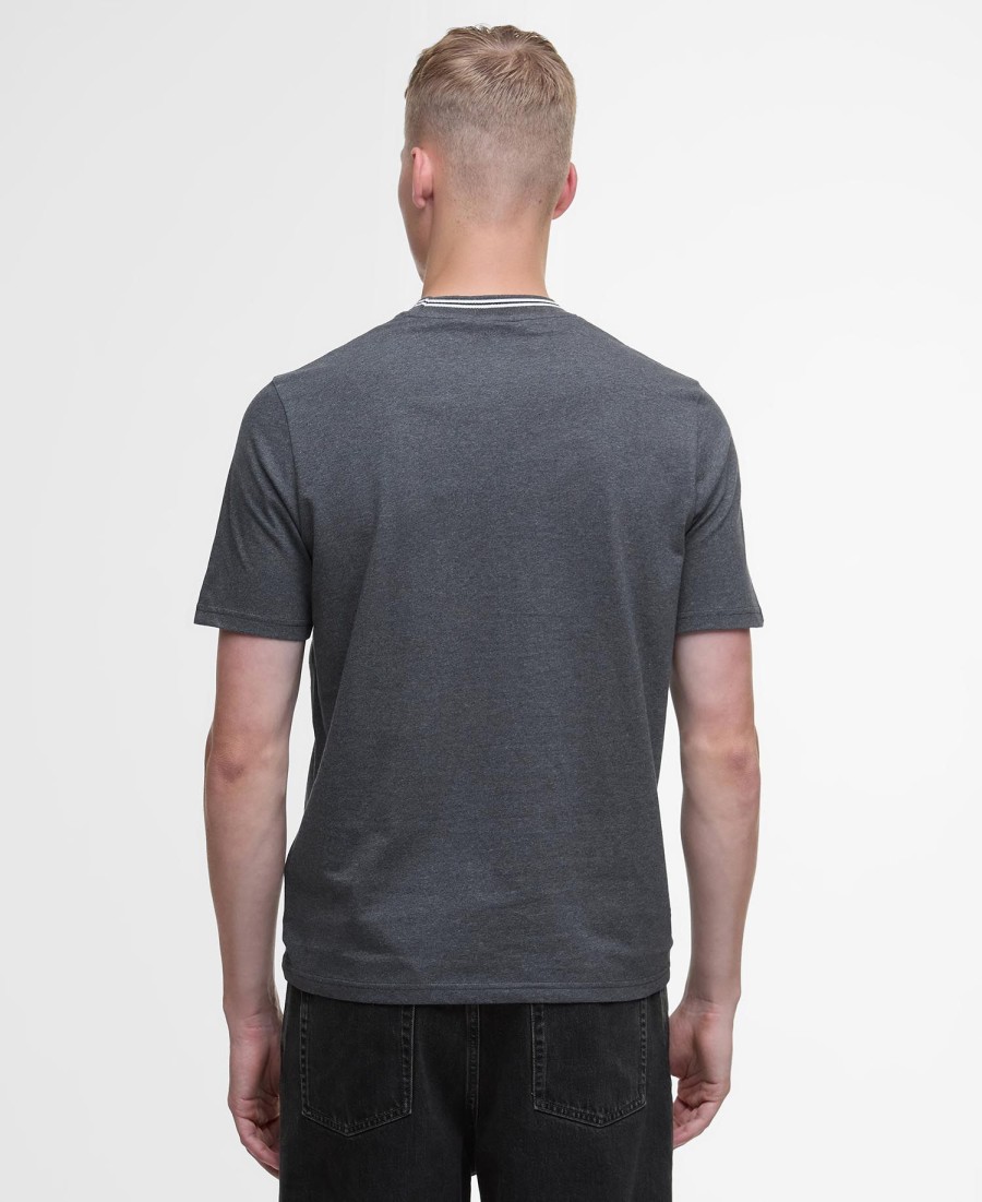 t-shirt met logo en klep