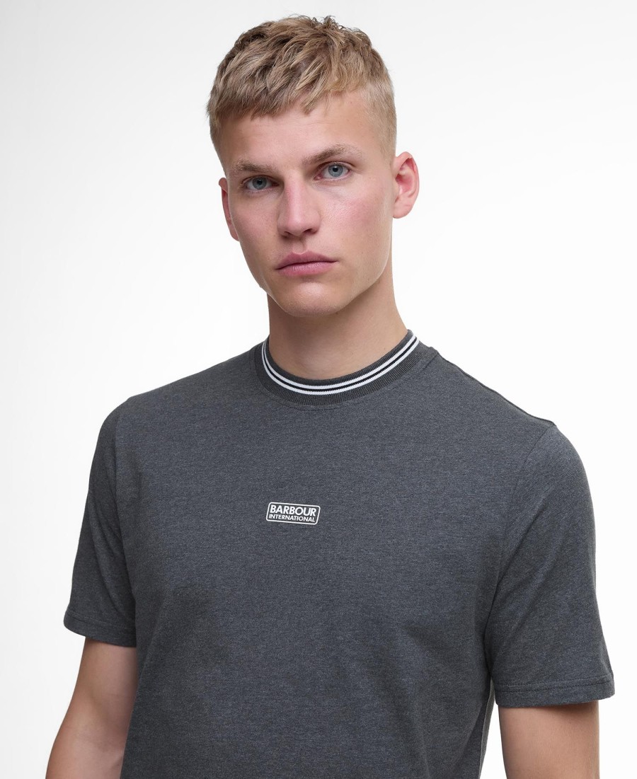 t-shirt met logo en klep